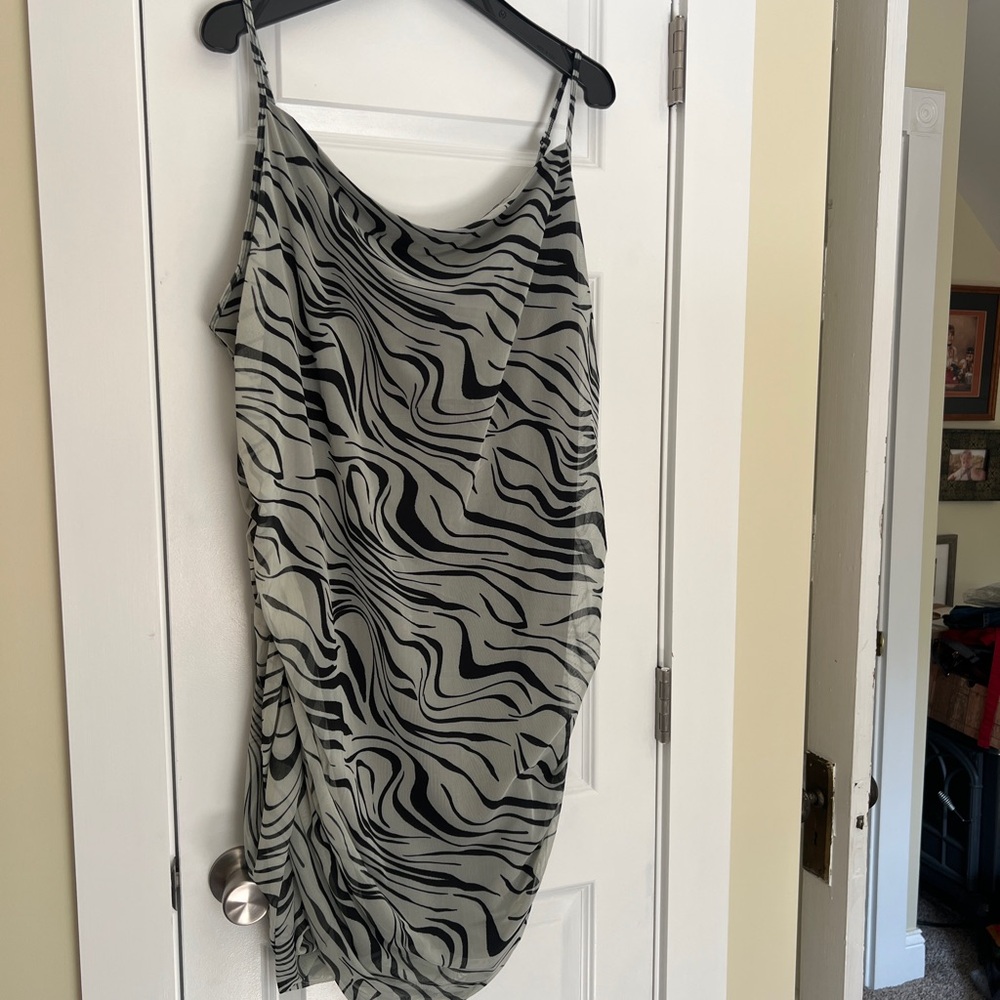 Wild Fable Gray graphic print bodycon mini dress